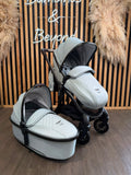 EX DISPLAY Aston Martin egg3 Luxury Travel System - Soft Grey