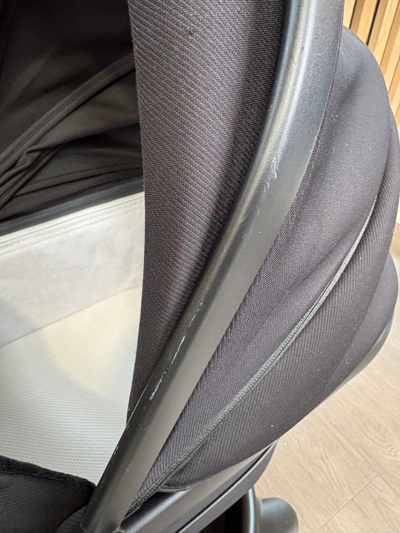 PRE LOVED iCandy Peach 7 Travel System - Jet/Black