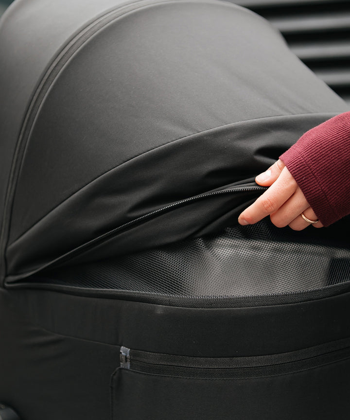 Venicci Claro2 4in1 9 Piece Luxury Travel System Bundle - Noir