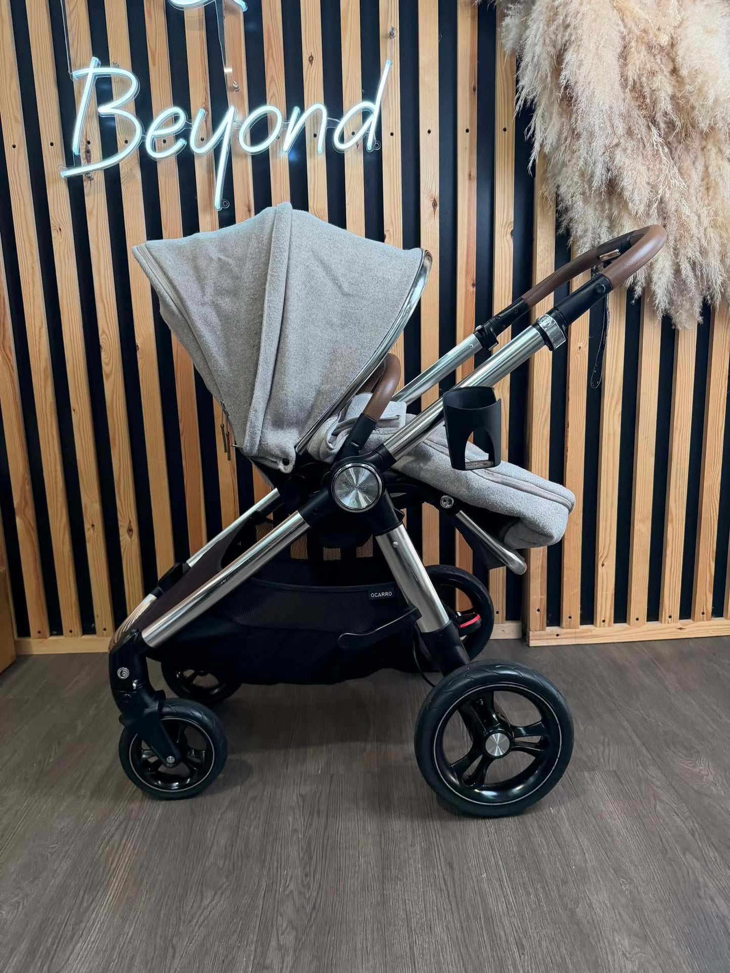 PRE LOVED Mamas & Papas Ocarro 2-in-1 Travel System - Heritage