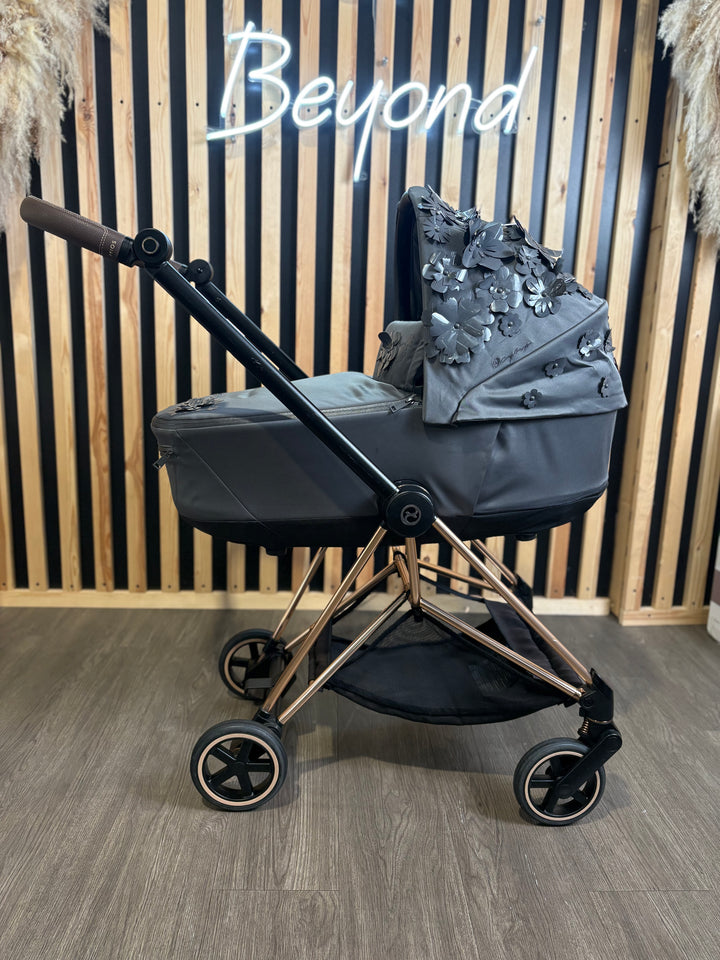 PRE LOVED Cybex Mios Travel System - Simply Flowers Grey
