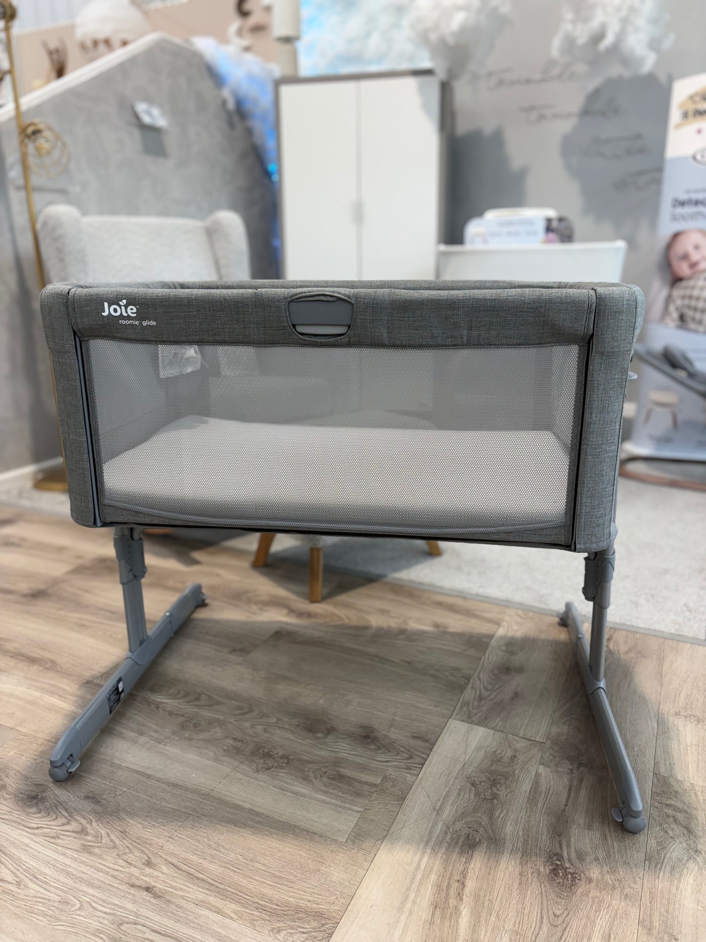 EX DISPLAY Joie Roomie Glide Bedside Crib - Foggy Grey