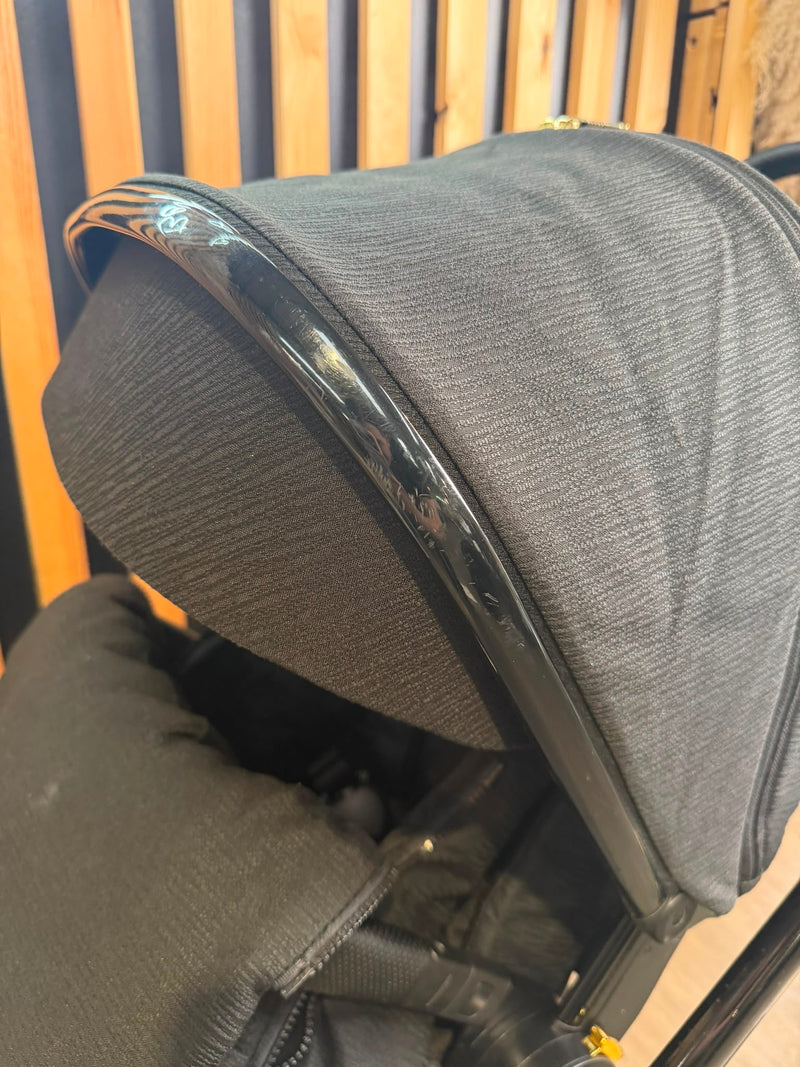 PRE LOVED Venicci Tinum Upline 2-in-1 Travel System - All Black