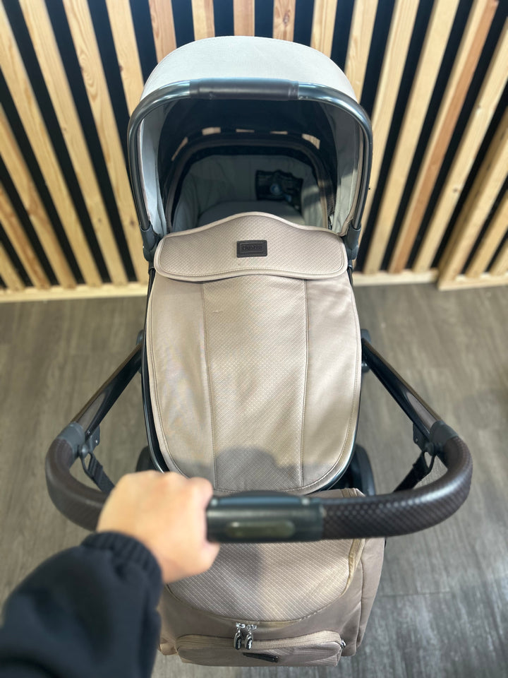 PRE LOVED Babystyle Oyster3 Travel System - Butterscotch