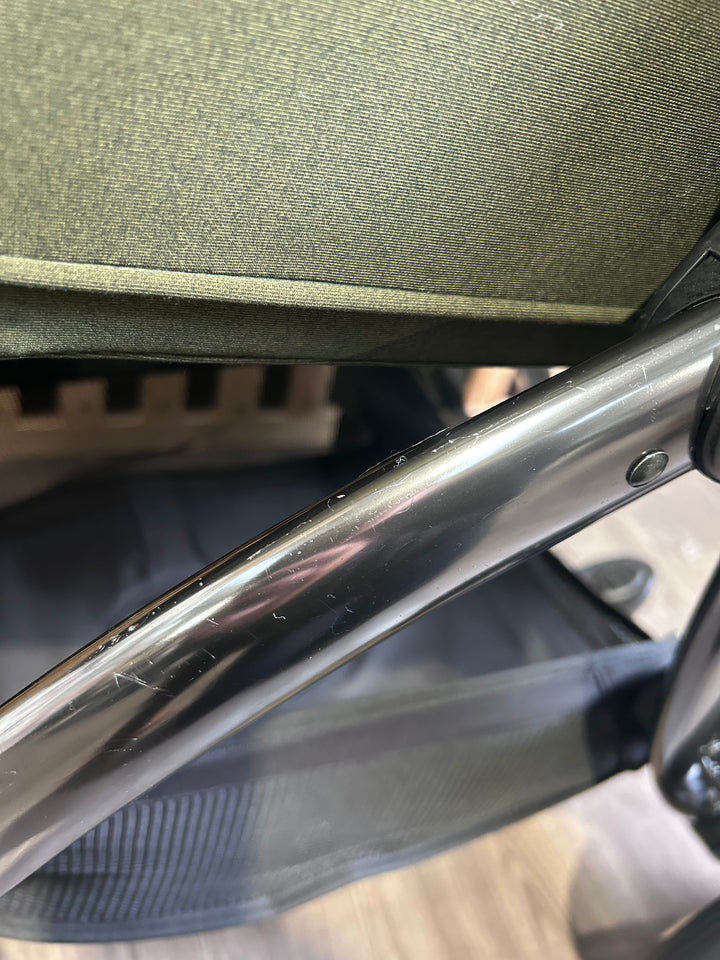 PRE LOVED egg2 Travel System - Olive