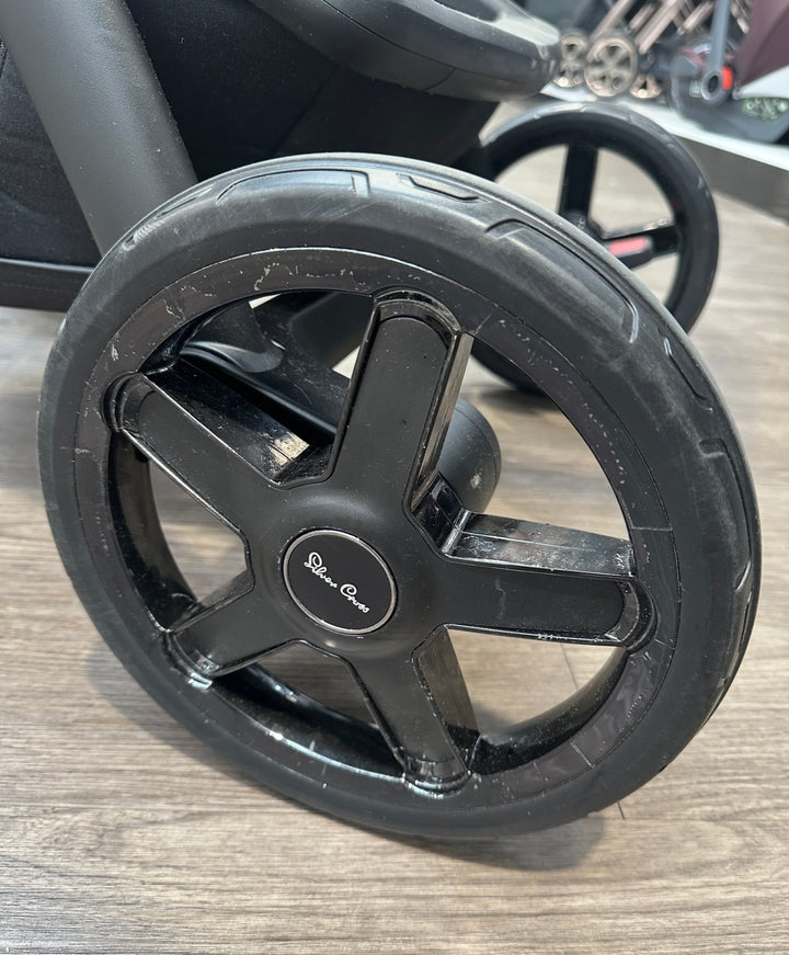 PRE LOVED Silver Cross Wave ONYX Chassis + Wheels