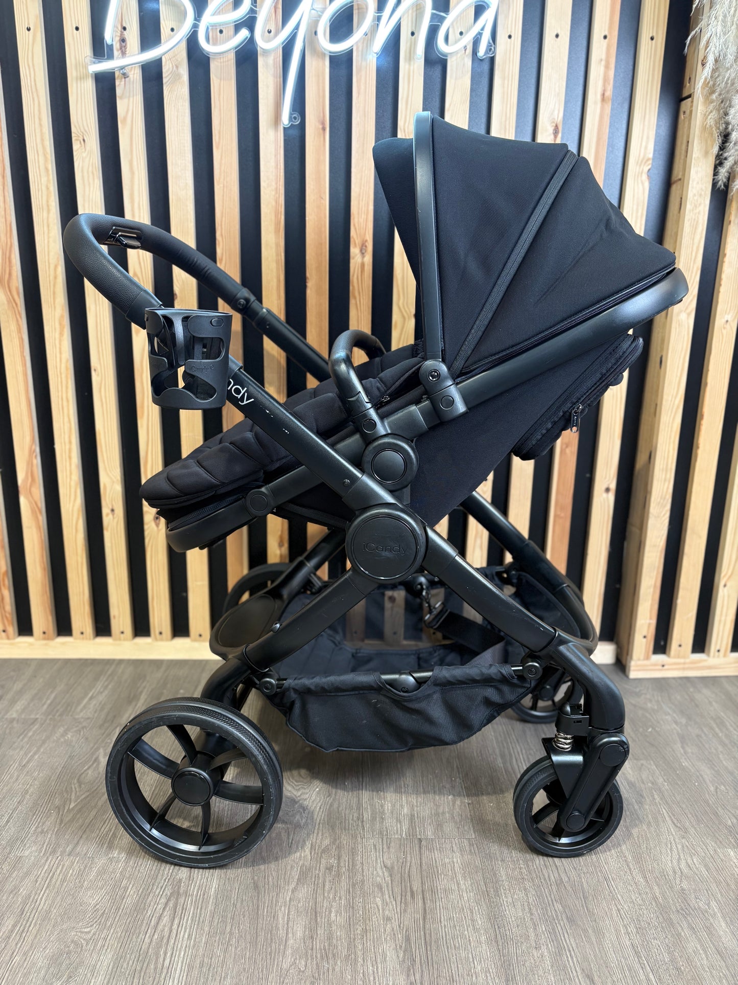 PRE LOVED iCandy Peach 7 Travel System - Jet/Black