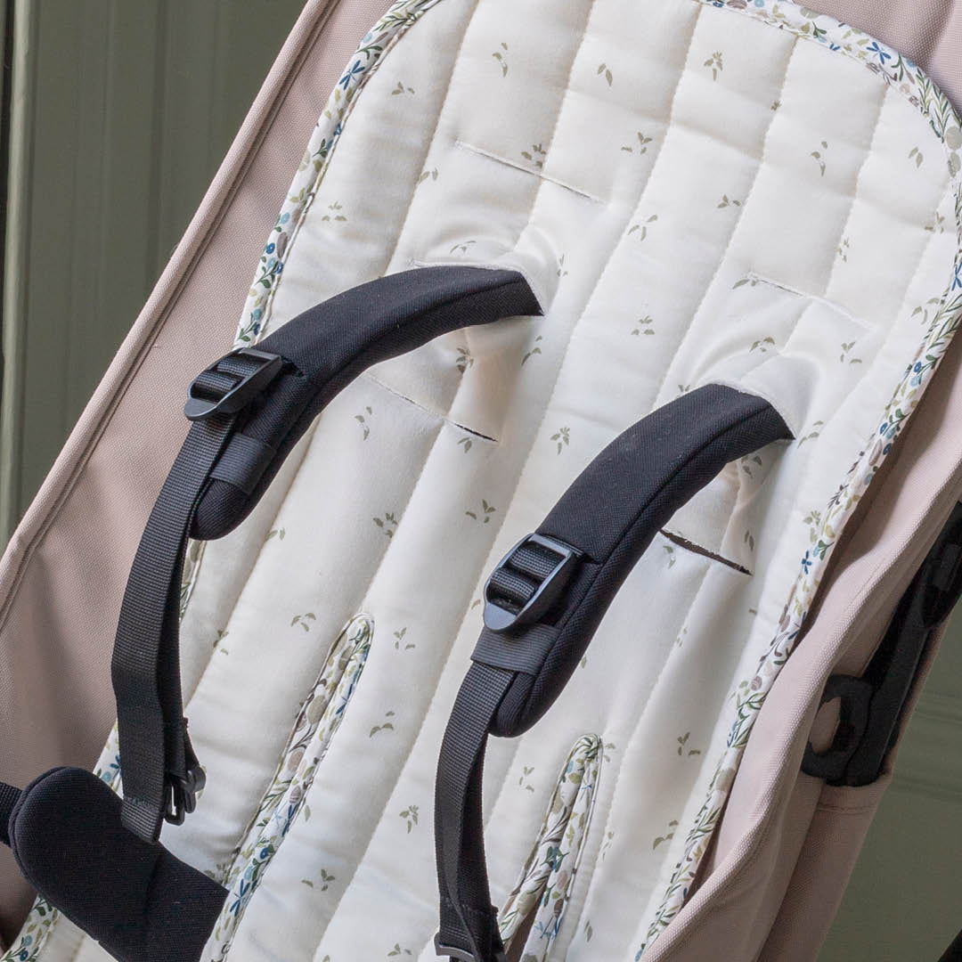 Avery Row Pram Liner - Riverbank/Nettle Scatter
