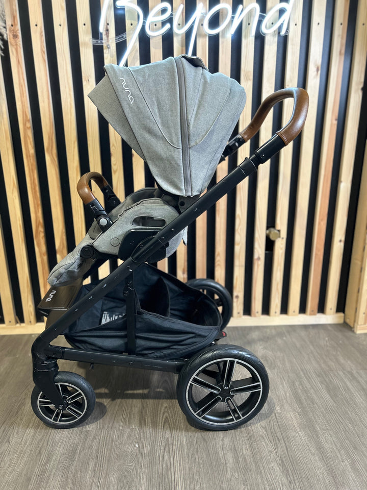 PRE LOVED Nuna Mixx Travel System - Caviar/Granite