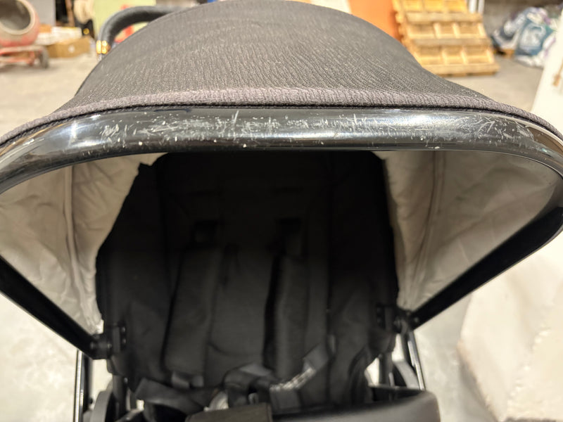 PRE LOVED Venicci Tinum 2.0 Travel System - Stylish Black