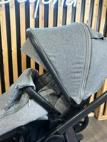 PRE LOVED Venicci Tinum Upline 2in1 Travel System - Classic Grey