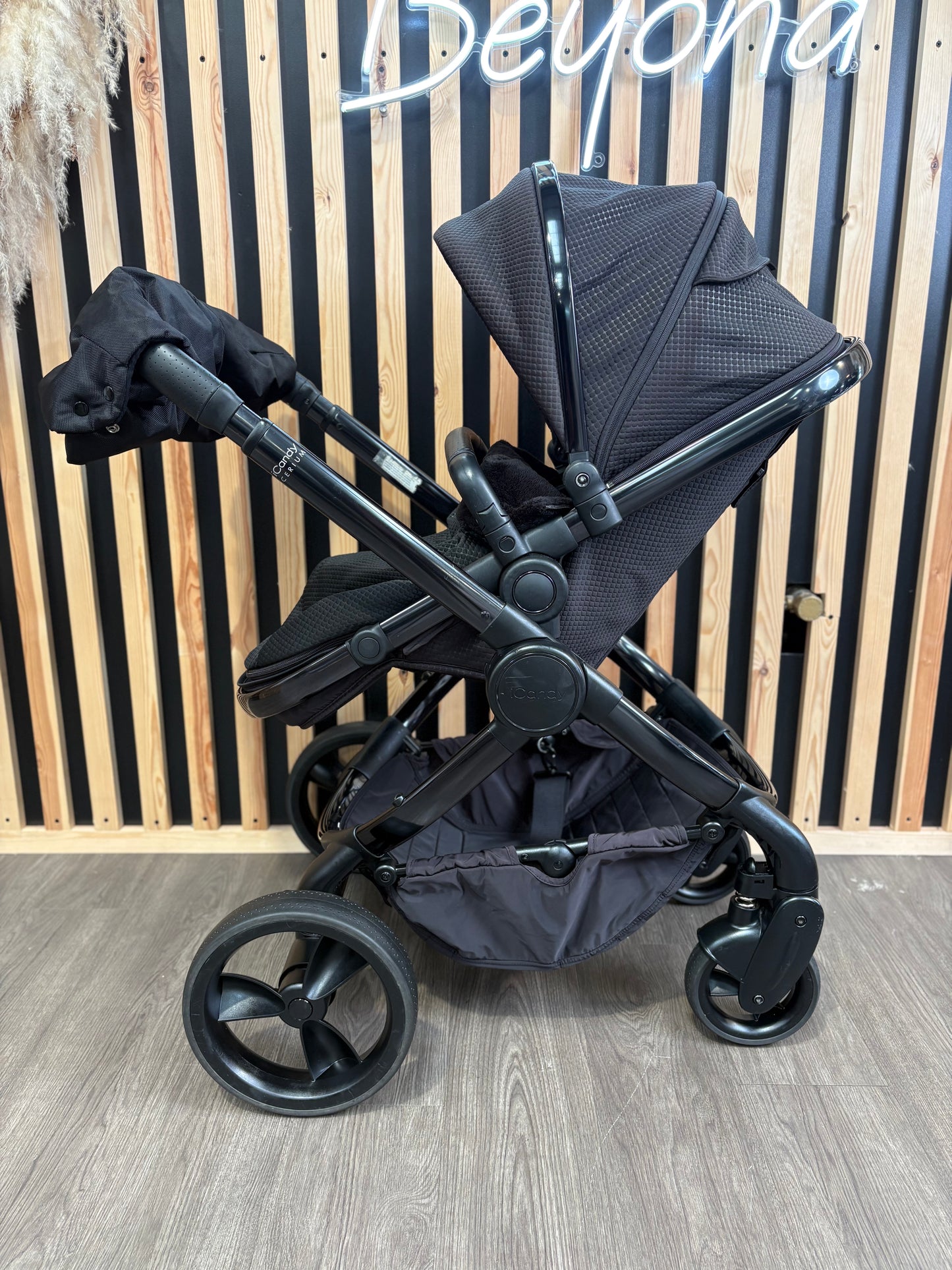 PRE LOVED iCandy Peach 6 Travel System - Cerium