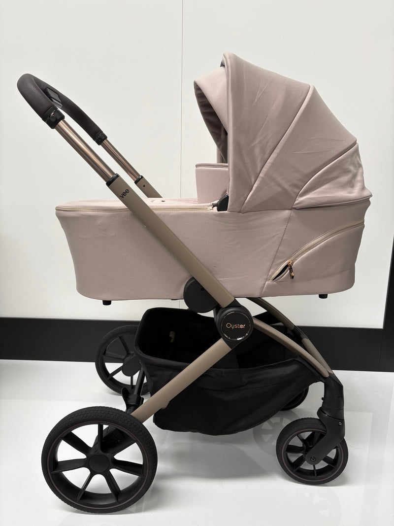 EX DISPLAY Oyster Vee Travel System Bundle - Vanilla