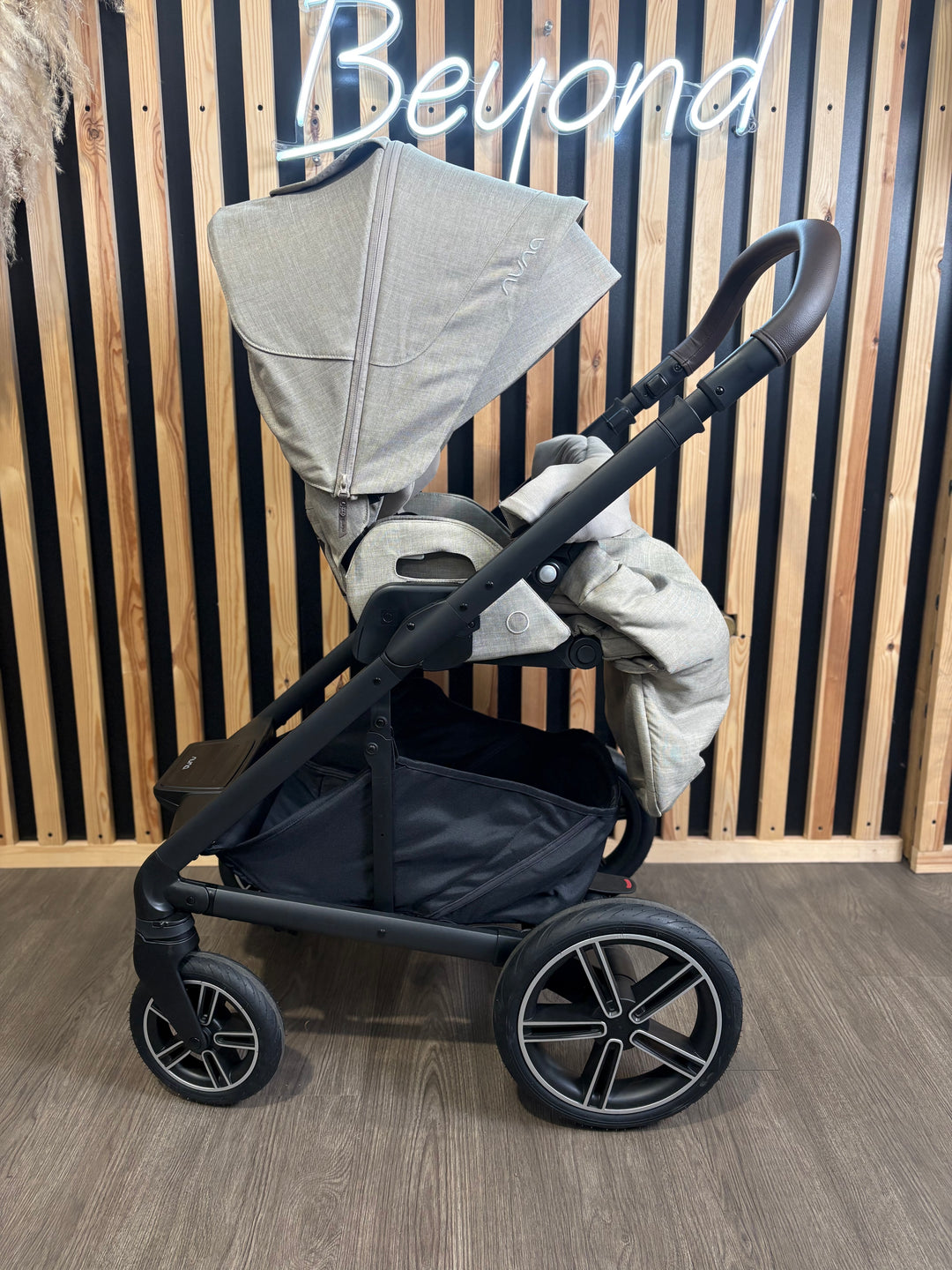 EX DISPLAY Nuna Mixx Pram + Pushchair - Chateau