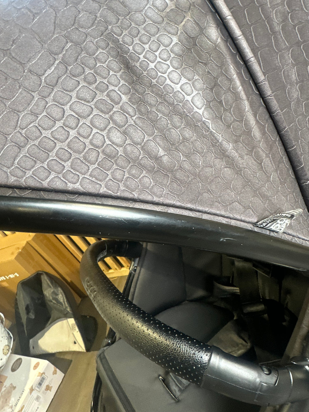 PRE LOVED egg2 Travel System - Jurassic Gold