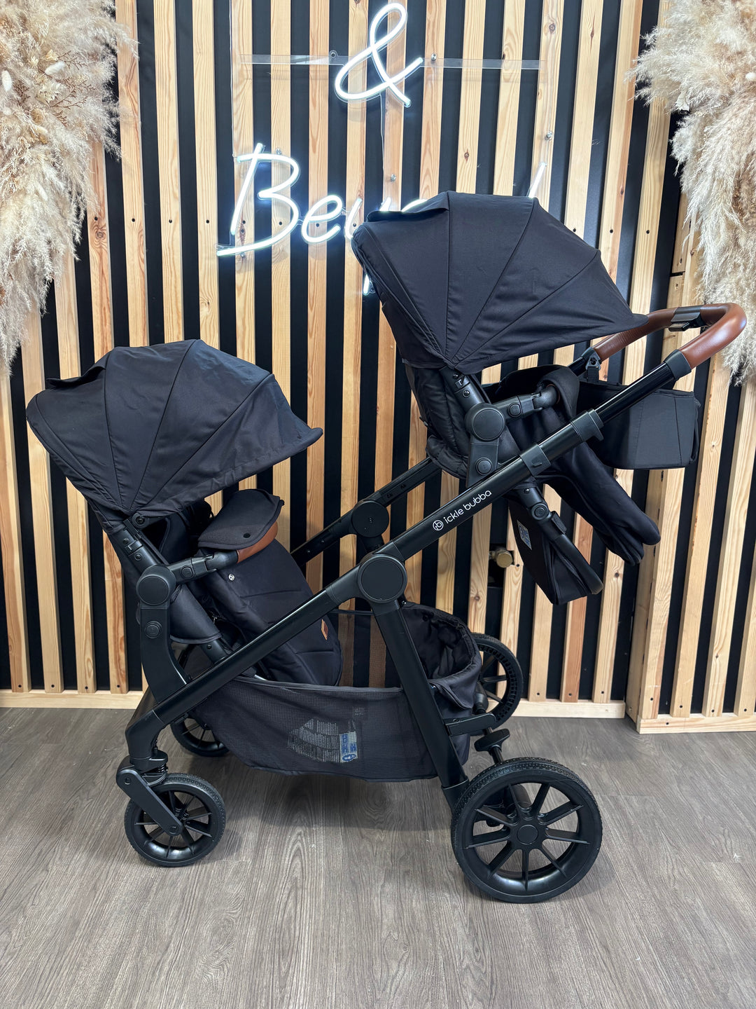 PRE LOVED Ickle Bubba Virgo Twin Car Seat Bundle - Black
