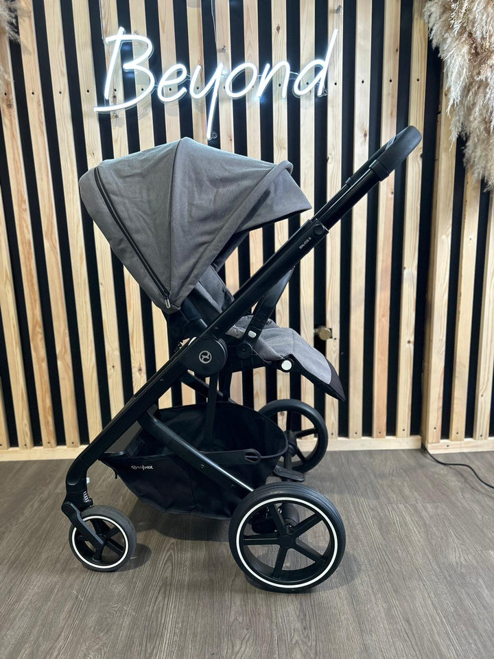 PRE LOVED Cybex Balios S Parent & World Facing Pushchair - Grey