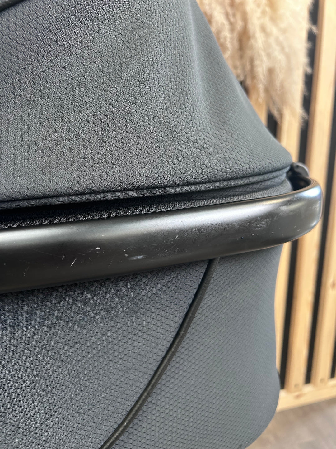 PRE LOVED egg2 Travel System - Just Black