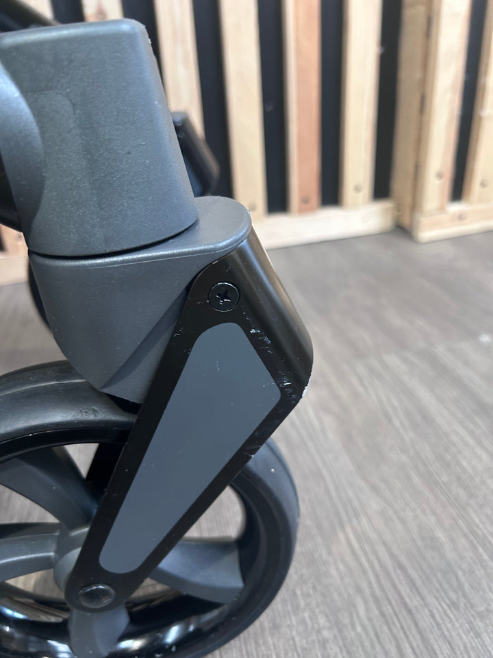 PRE LOVED Babystyle Oyster3 Travel System - Pepper