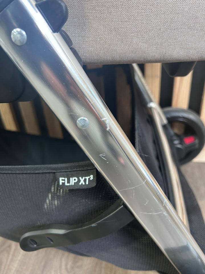 PRE LOVED Mamas & Papas Flip XT3 Travel System - Biscuit