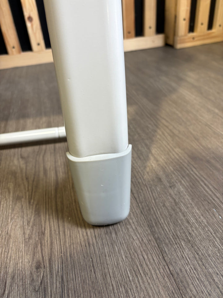 EX DISPLAY Babystyle Oyster Wiggle Crib - Stone