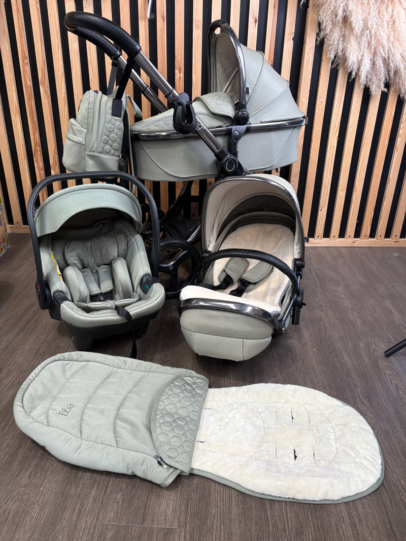 PRE LOVED egg2 Travel System - Seagrass