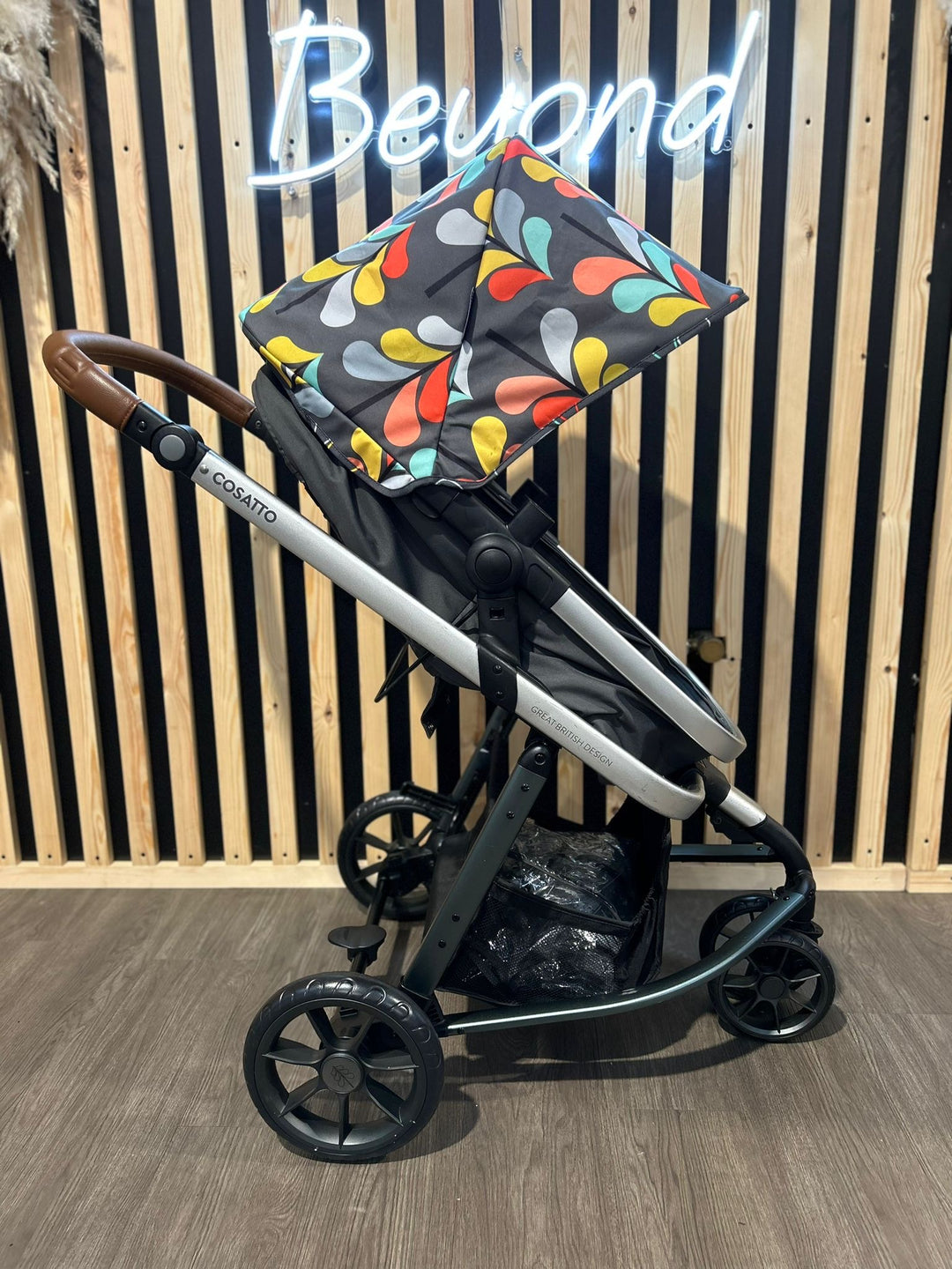 PRE LOVED Cosatto Giggle 2in1 Travel System - Nordik