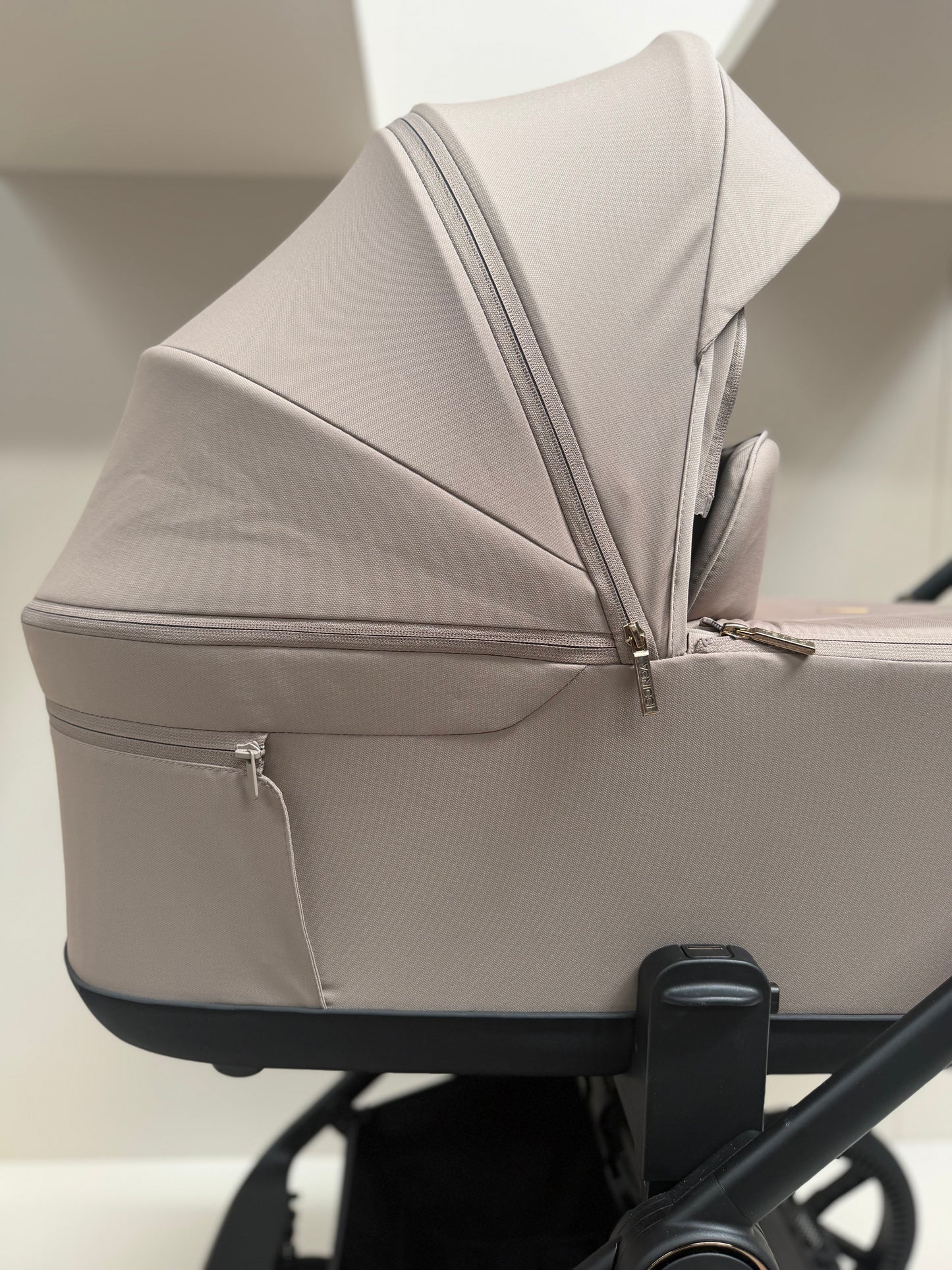 EX DISPLAY Venicci Claro2 Pram + Pushchair - Almond
