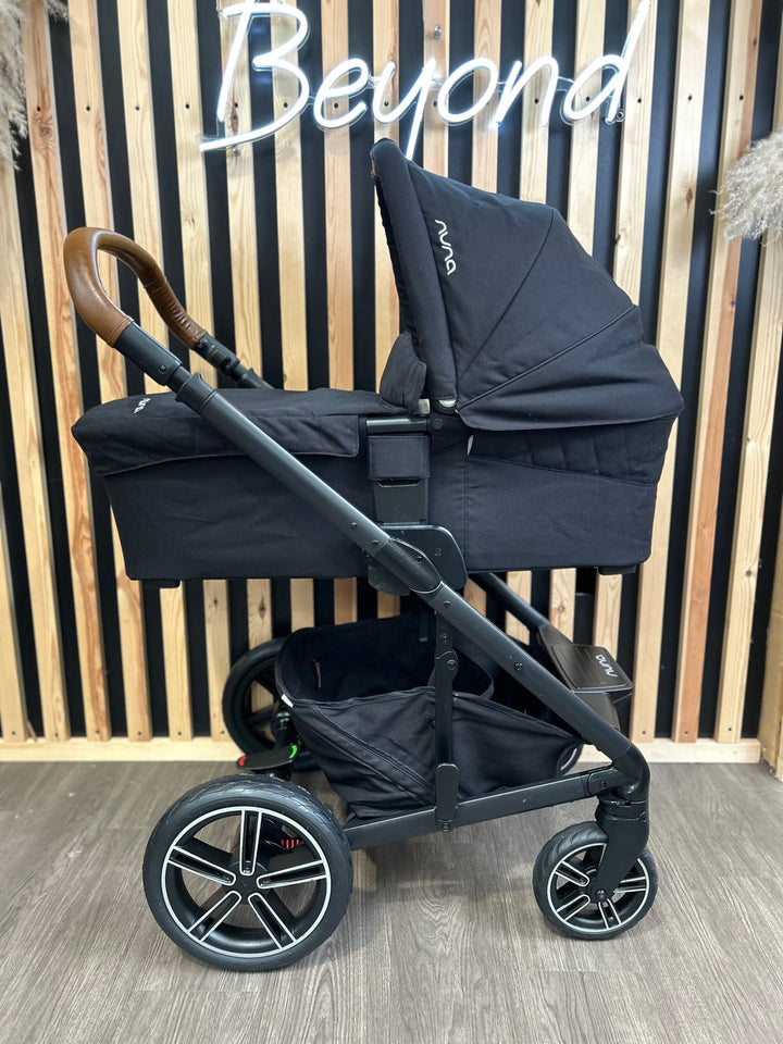 PRE LOVED Nuna Mixx Travel System - Caviar