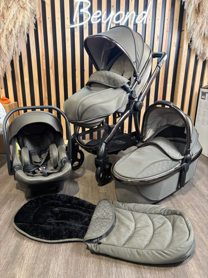 PRE LOVED egg3 Travel System - Hunter Green