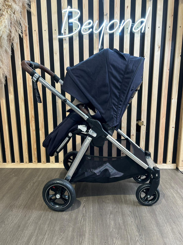 PRE LOVED Mamas & Papas Flip XT3 - Navy