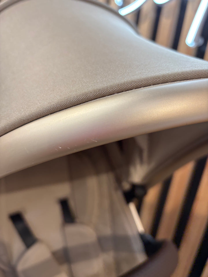 PRE LOVED egg3 Travel System - Feather