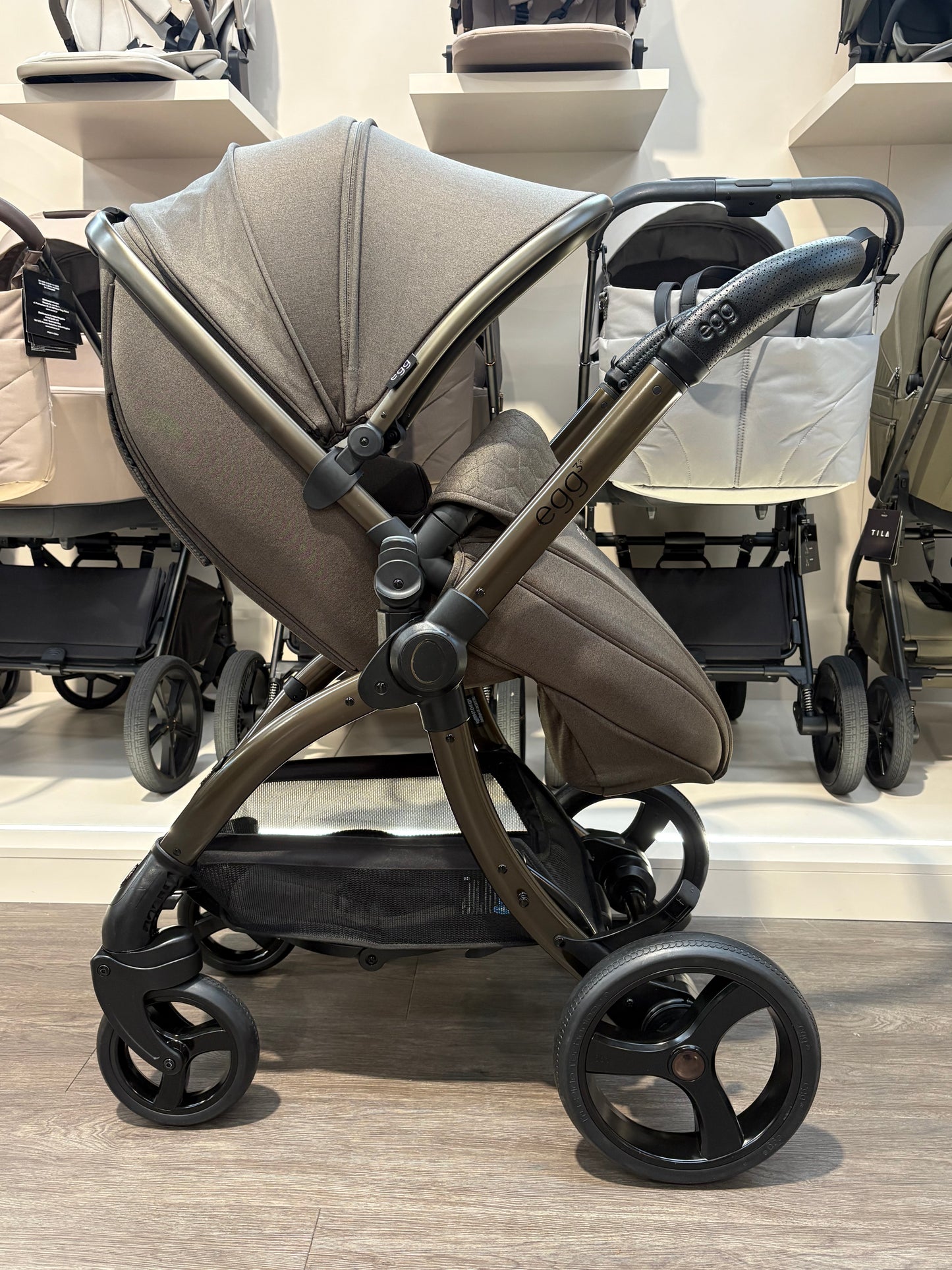 PRE LOVED egg3 Travel System - Chocolate Velvet