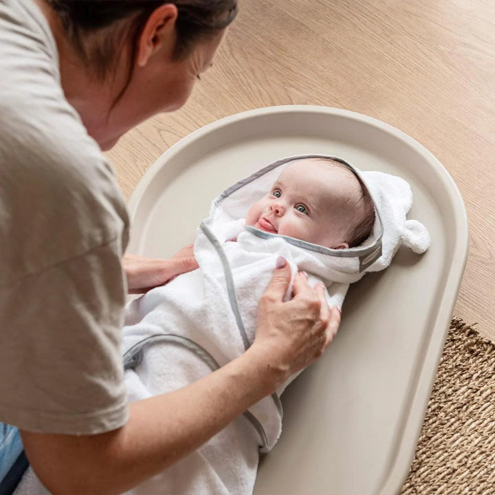 Shnuggle Baby Bath and Squishy Bundle - Taupe