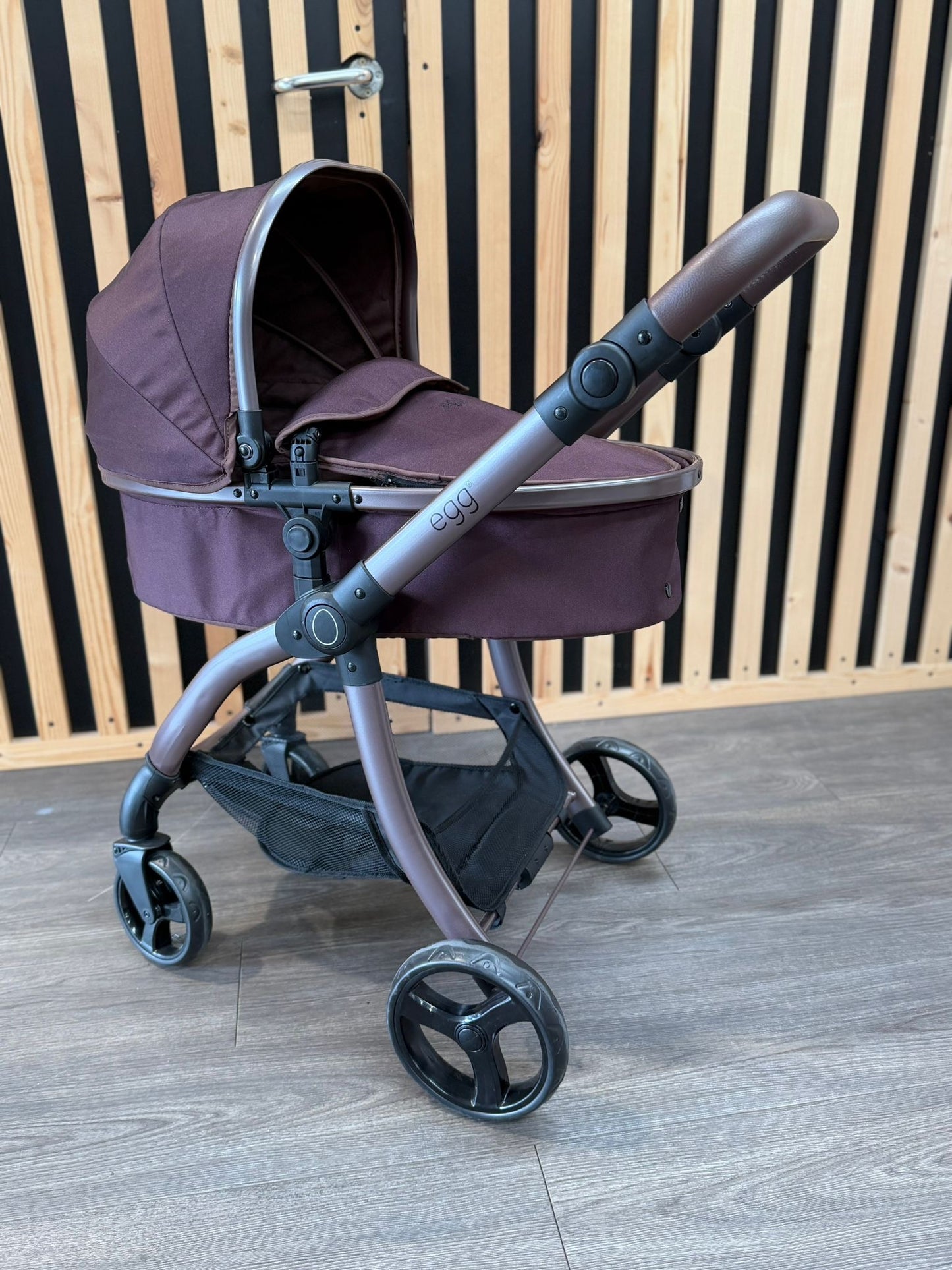 EX DISPLAY egg x Roma Dolls Pram - Mulberry