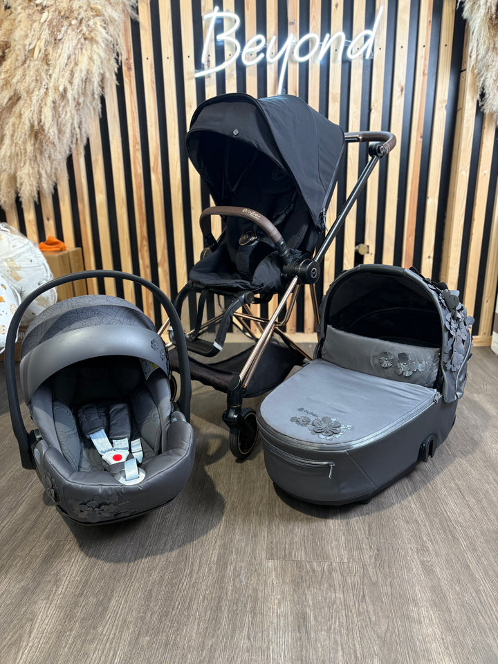 PRE LOVED Cybex Mios Travel System - Simply Flowers Grey