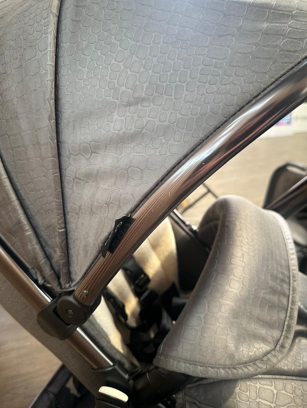 PRE LOVED egg2 Travel System - Jurassic Grey