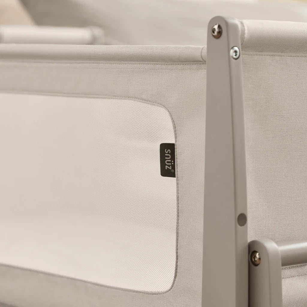 SnuzPod5 Bedside Crib - Pebble