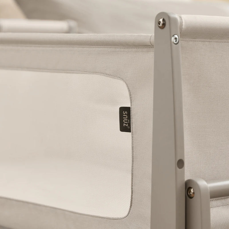 SnuzPod5 Bedside Crib - Pebble