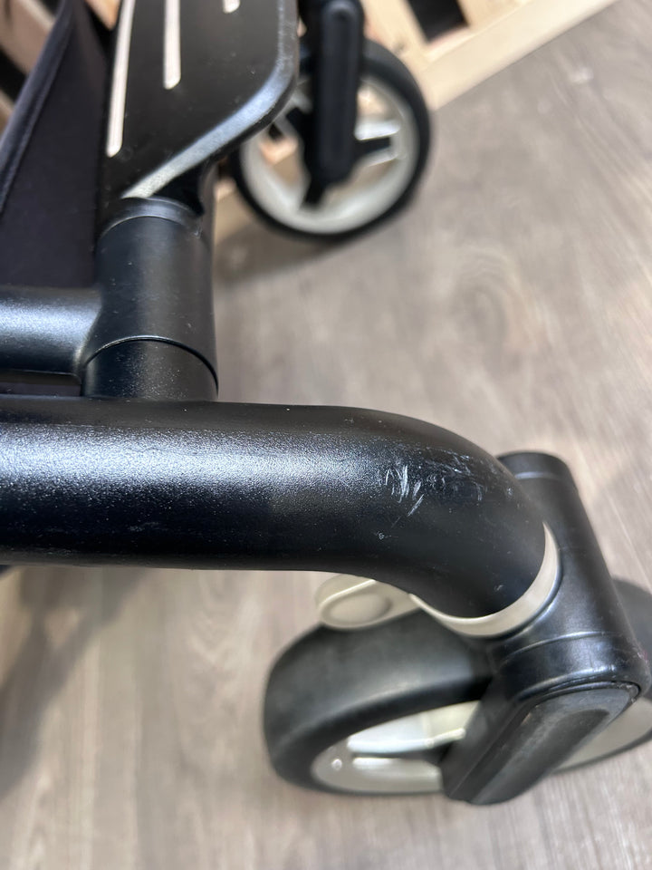 PRE LOVED Silver Cross Wayfarer Travel System - Camden