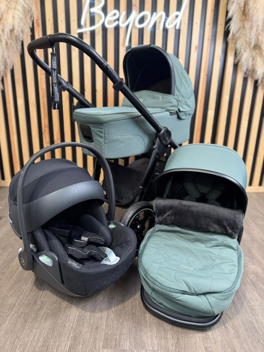PRE LOVED Mamas & Papas Ocarro 3-in-1 Travel System - Hunter Green