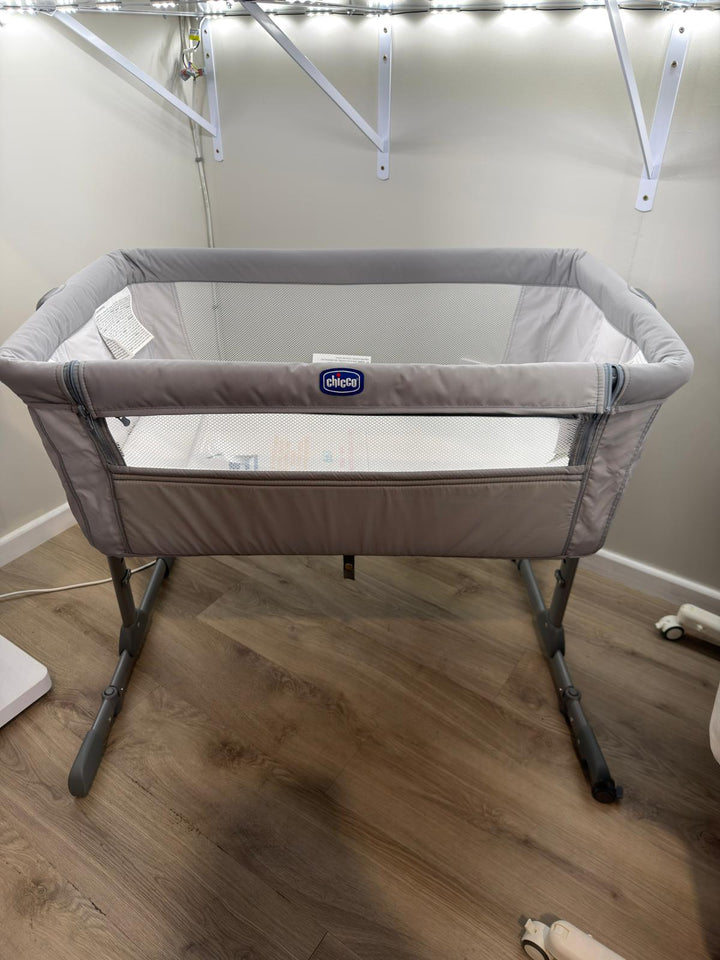 EX DISPLAY Chicco Next2Me Essential Bedside Crib - Stone