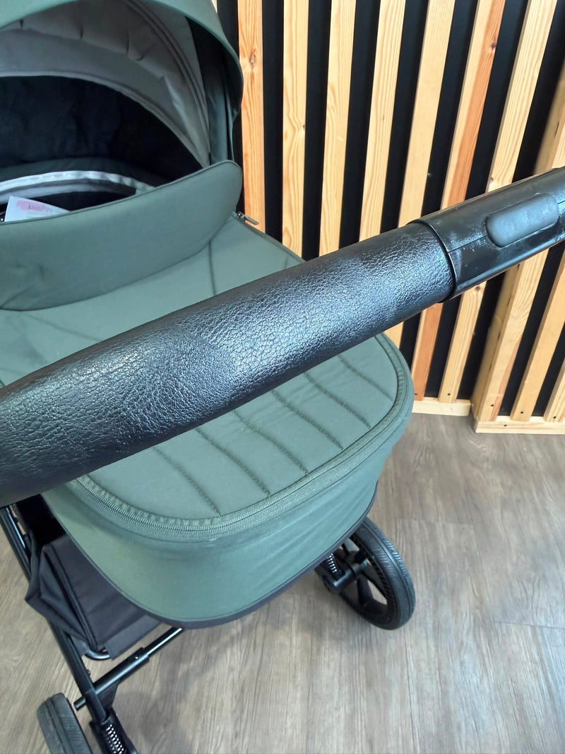 PRE LOVED Venicci Claro 2-in-1 Travel System - Forest