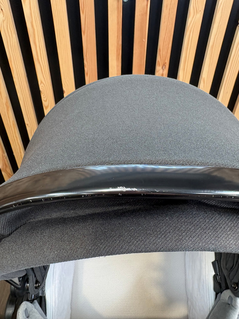 PRE LOVED iCandy Peach 7 Travel System - Phantom/Truffle