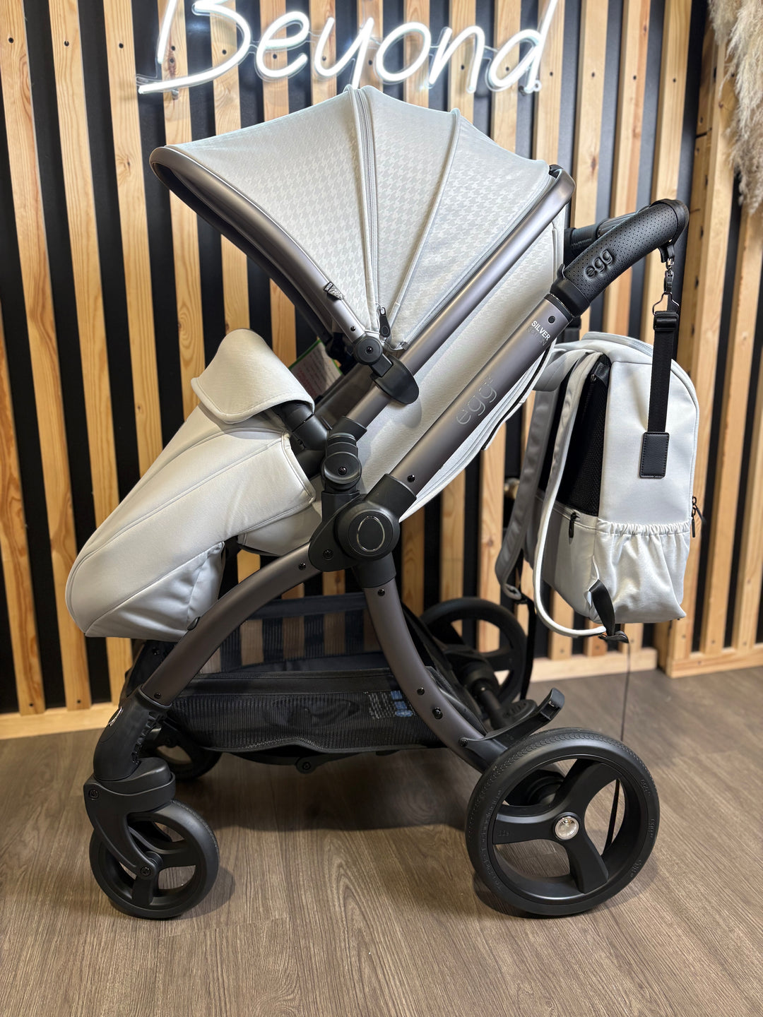 EX DISPLAY egg3 Pram + Pushchair - Houndstooth Silver