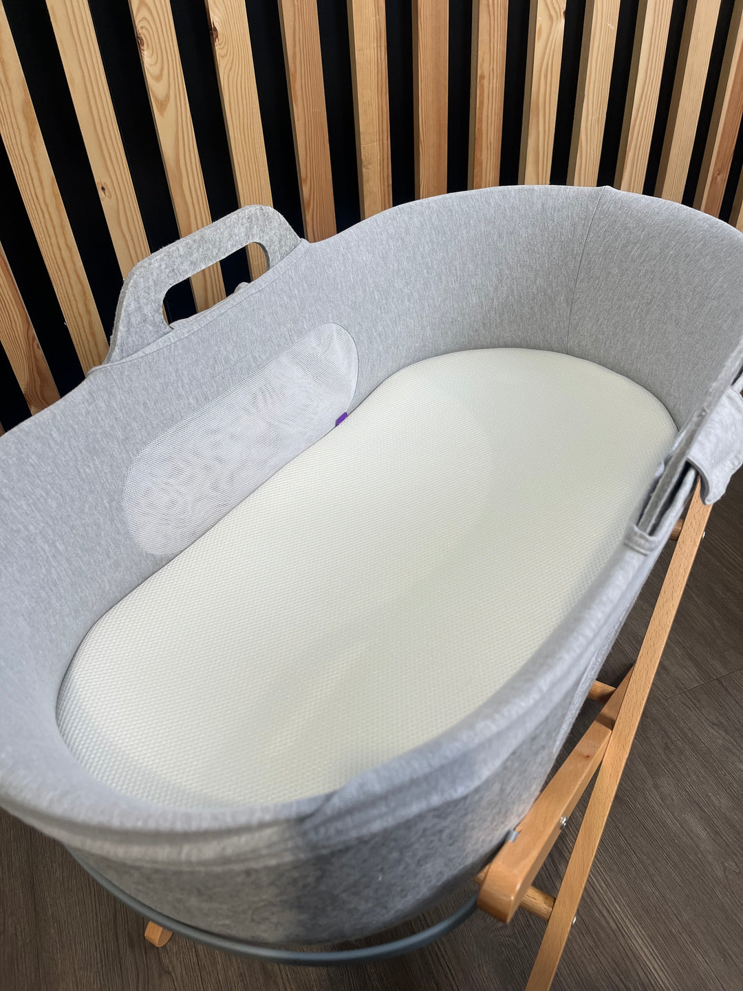 PRE LOVED SnuzBaskit Light Grey Moses Basket & Natural Stand Set