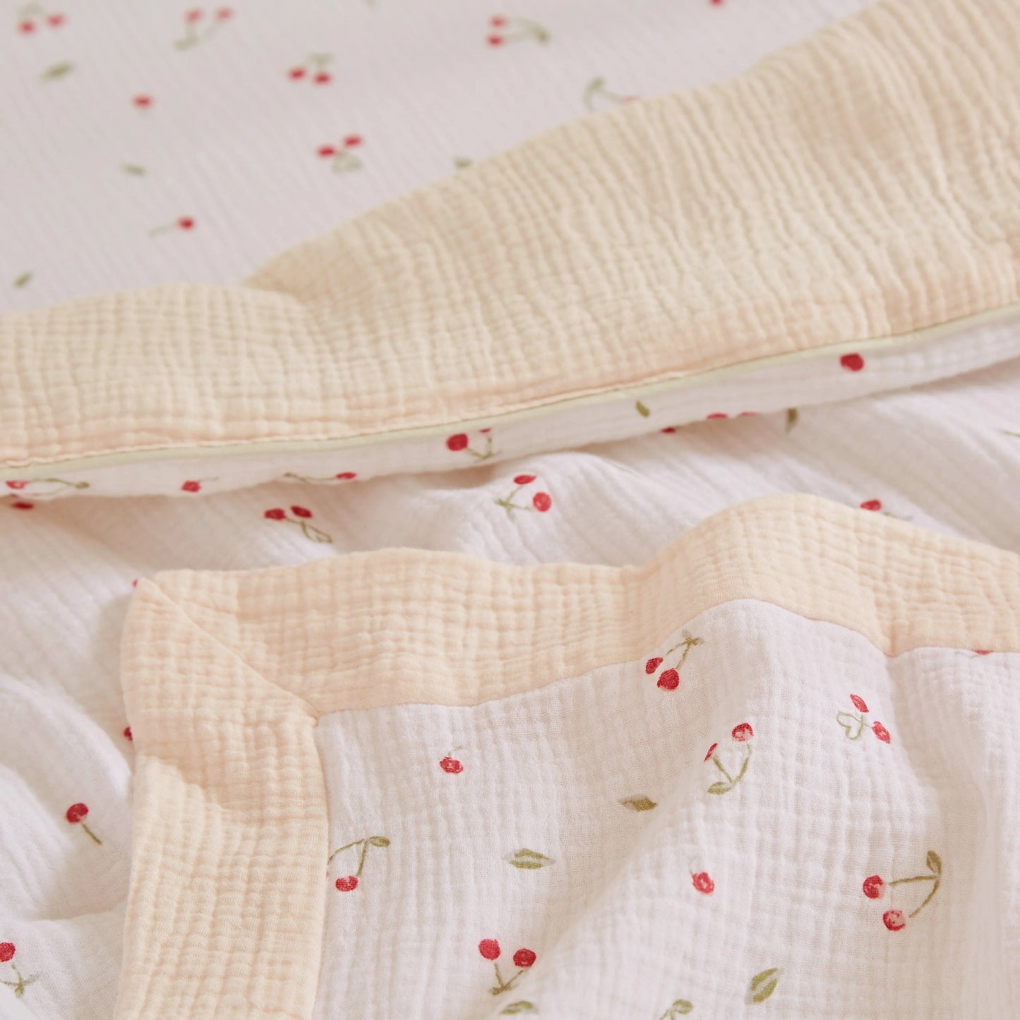 CuddleCo 4 Piece Cot Bed Bedding Set - Ditsy Cherry
