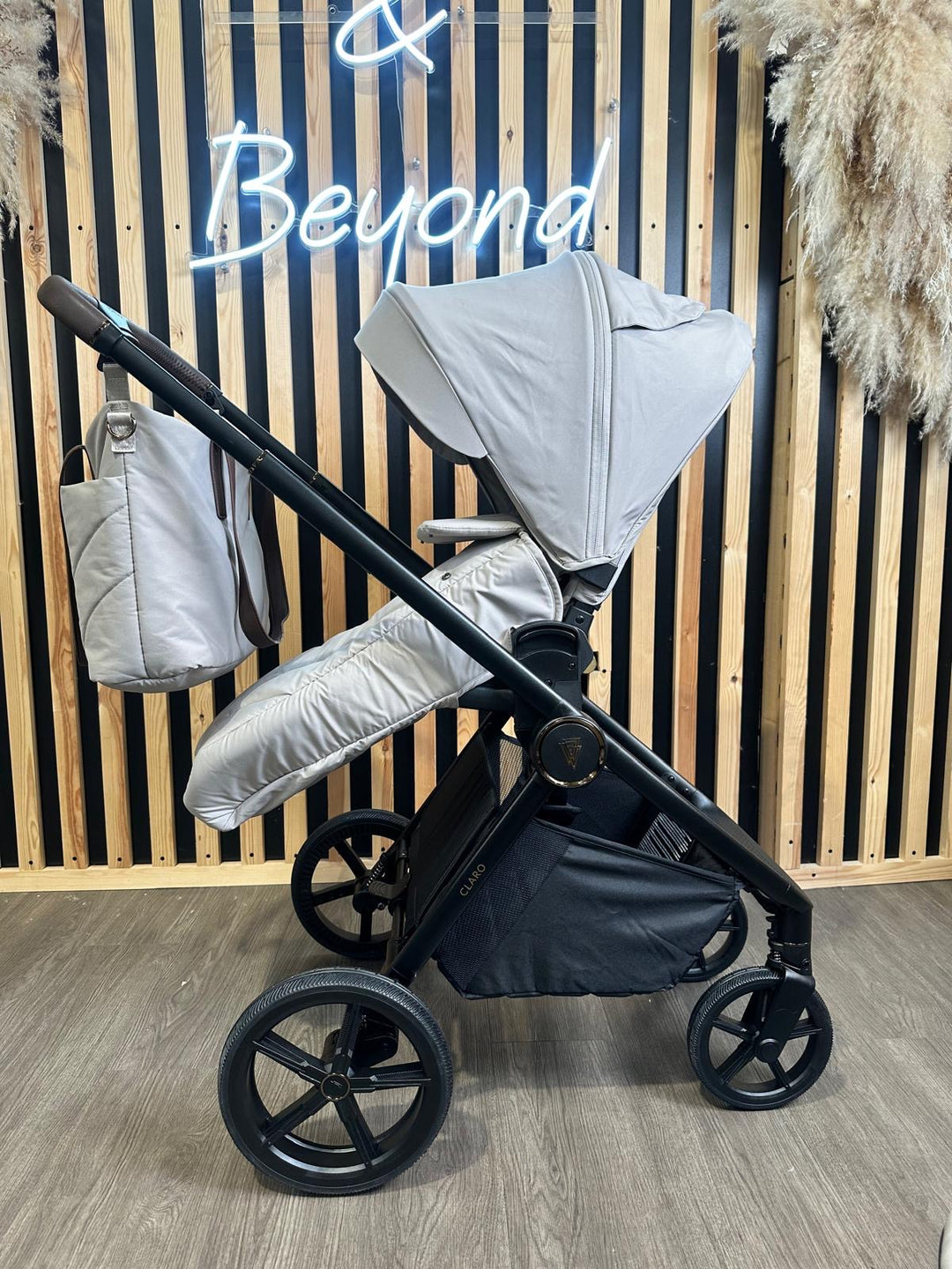EX DISPLAY Venicci Claro 3in1 Travel System - Vanilla