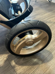 PRE LOVED egg2 Feather Chassis & Wheels