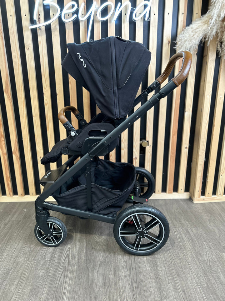 PRE LOVED Nuna Mixx Travel System - Caviar